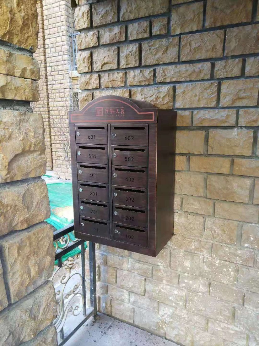 壁掛式信報(bào)箱